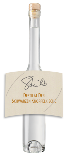 Destillat der schwarzen Knorpelkirsche